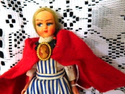 italian doll cameo a